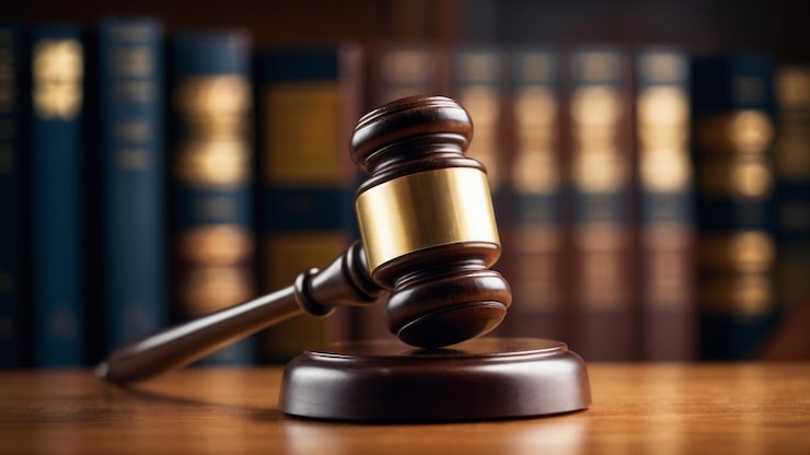gavel-law-courts